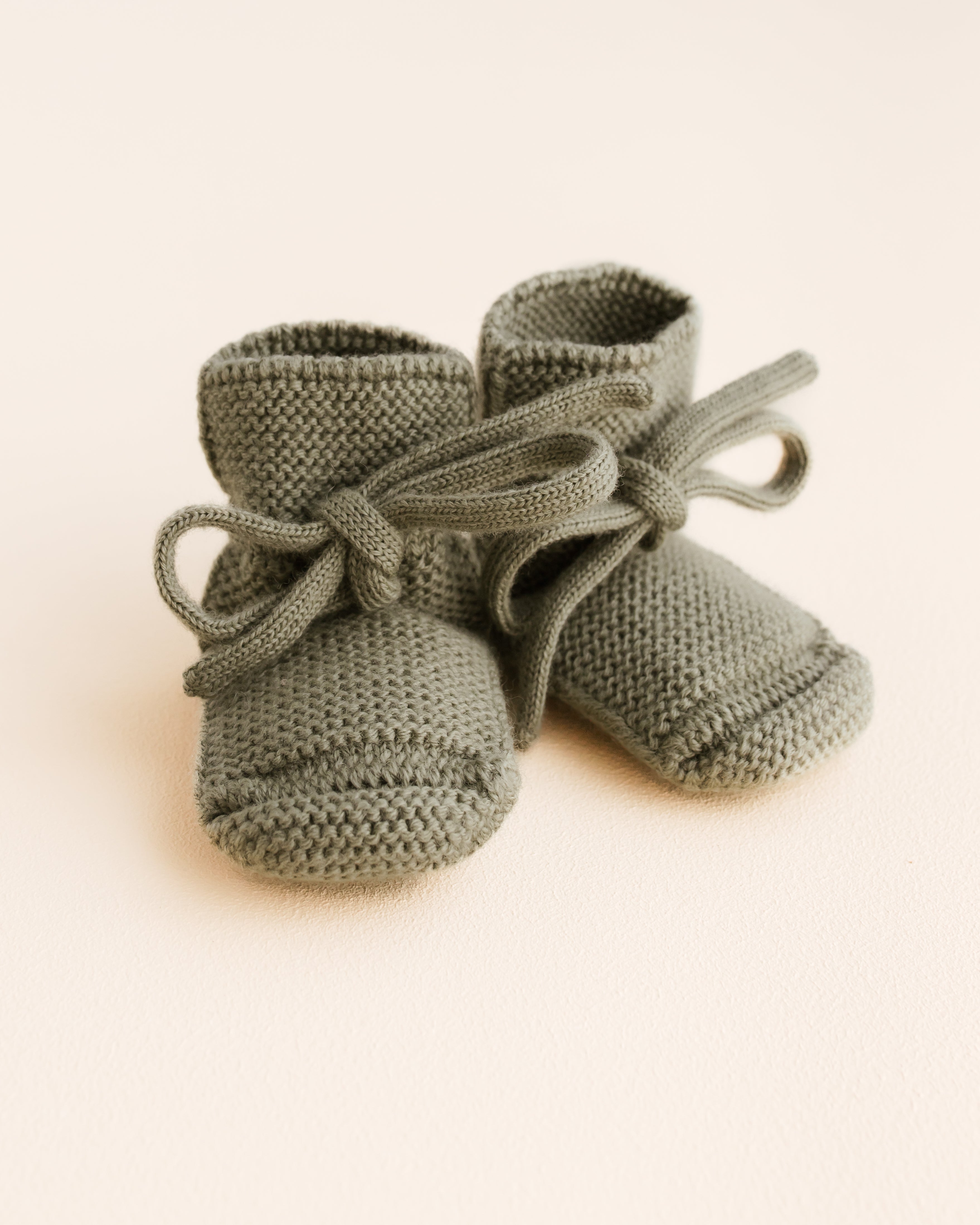 Hvid Booties - Wollen Babyslofjes - Nichi Baby Store