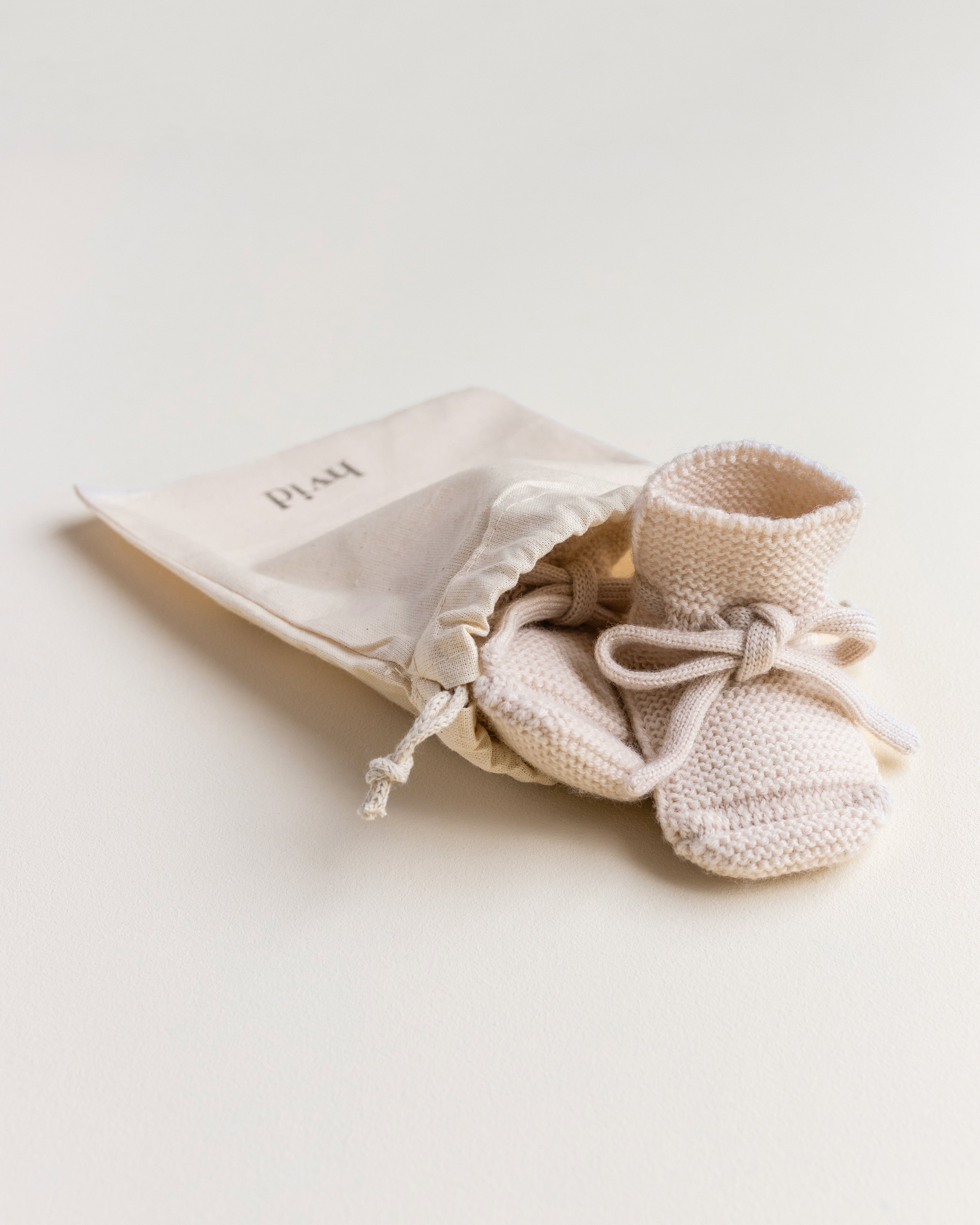 Hvid Booties - Wollen Babyslofjes - Nichi Baby Store