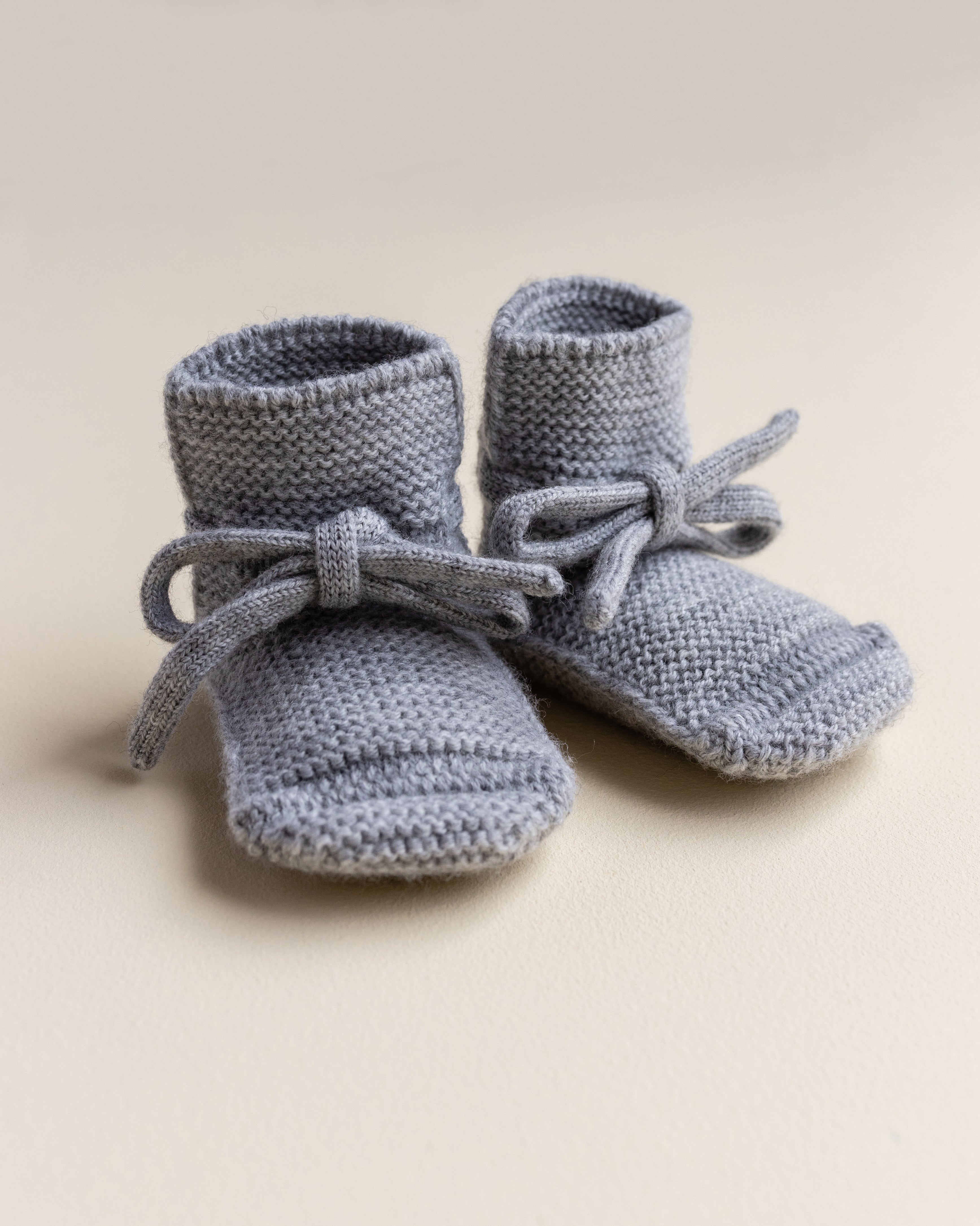 Hvid Booties - Wollen Babyslofjes - Nichi Baby Store