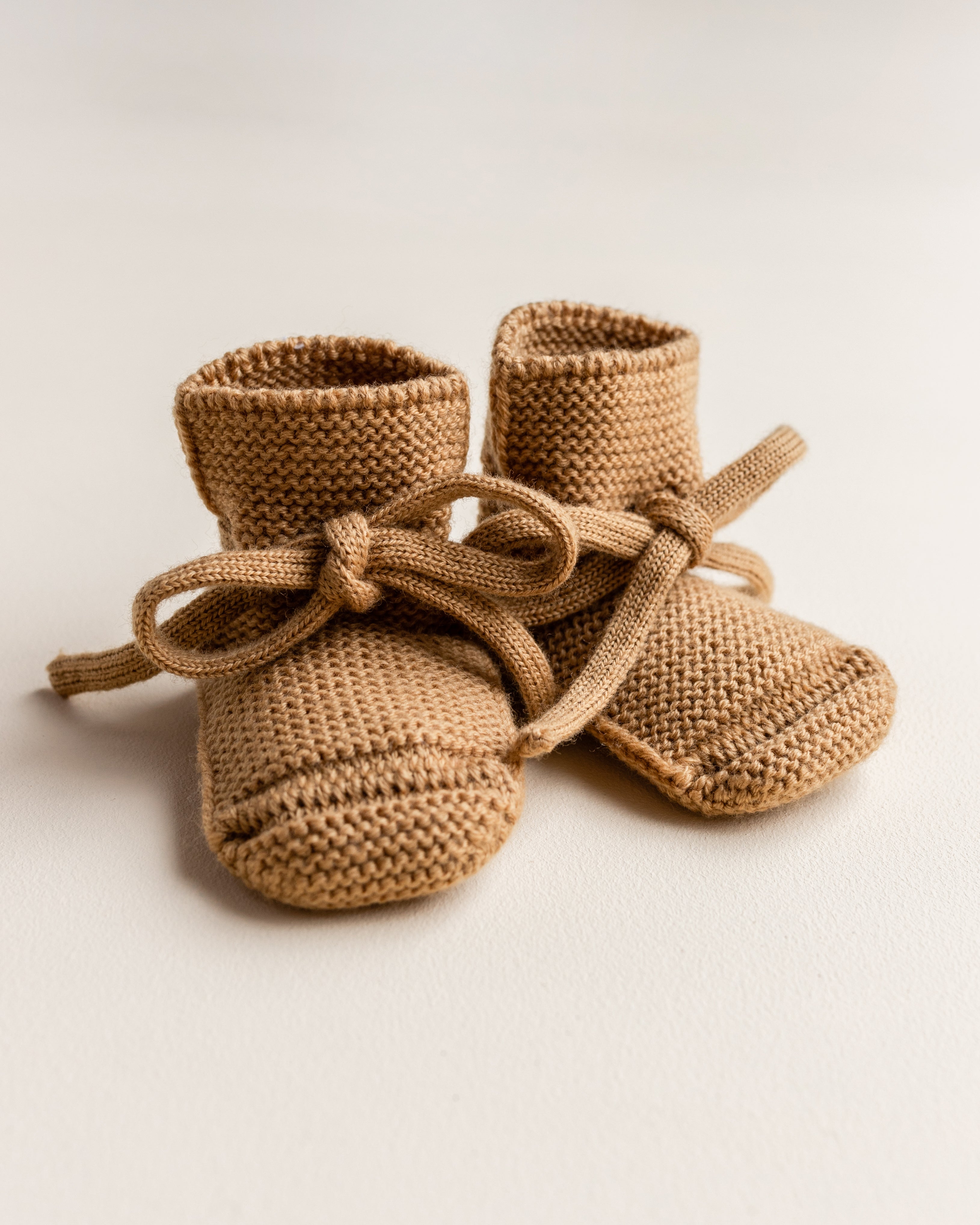 Hvid Booties - Wollen Babyslofjes - Nichi Baby Store