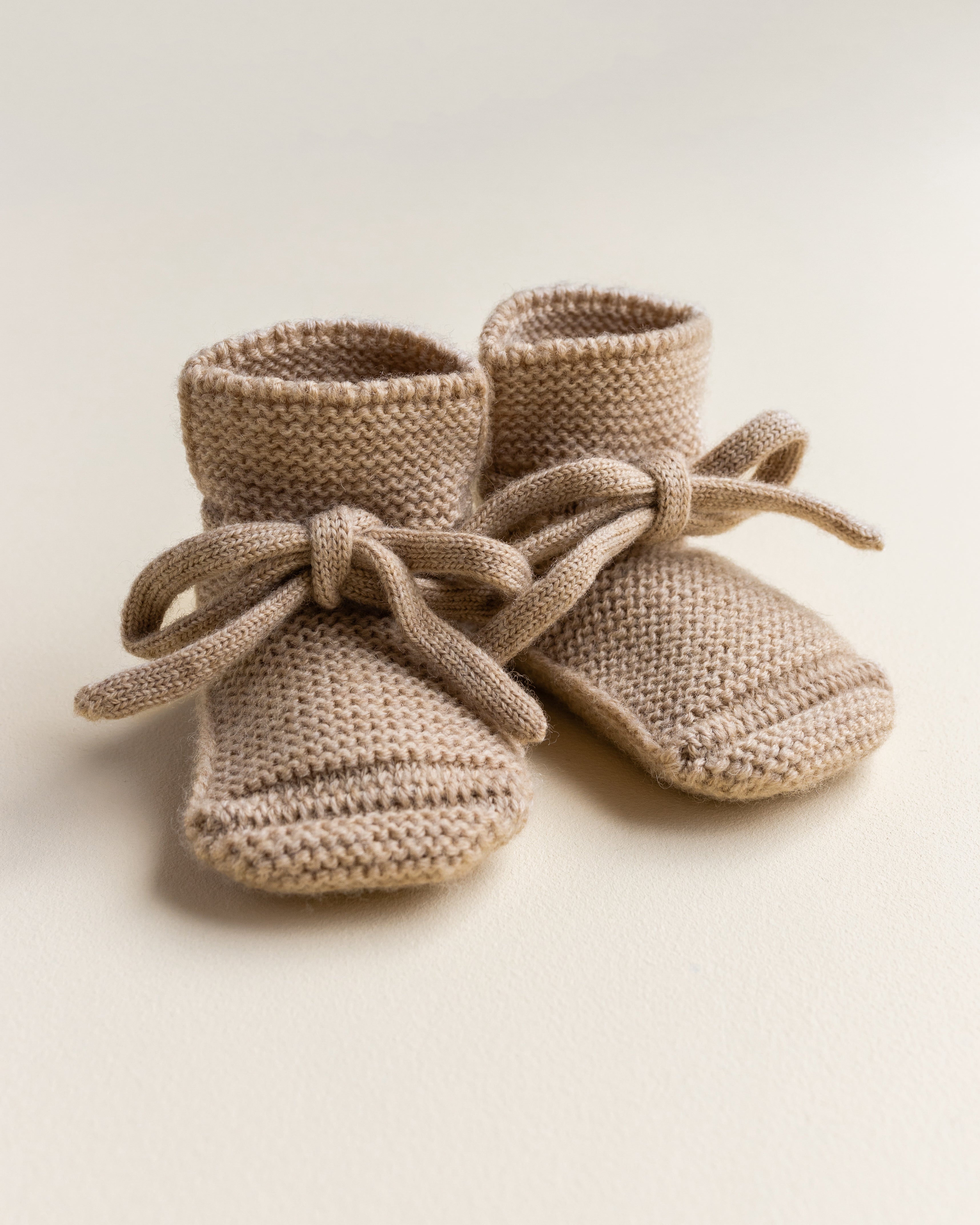 Hvid Booties - Wollen Babyslofjes - Nichi Baby Store