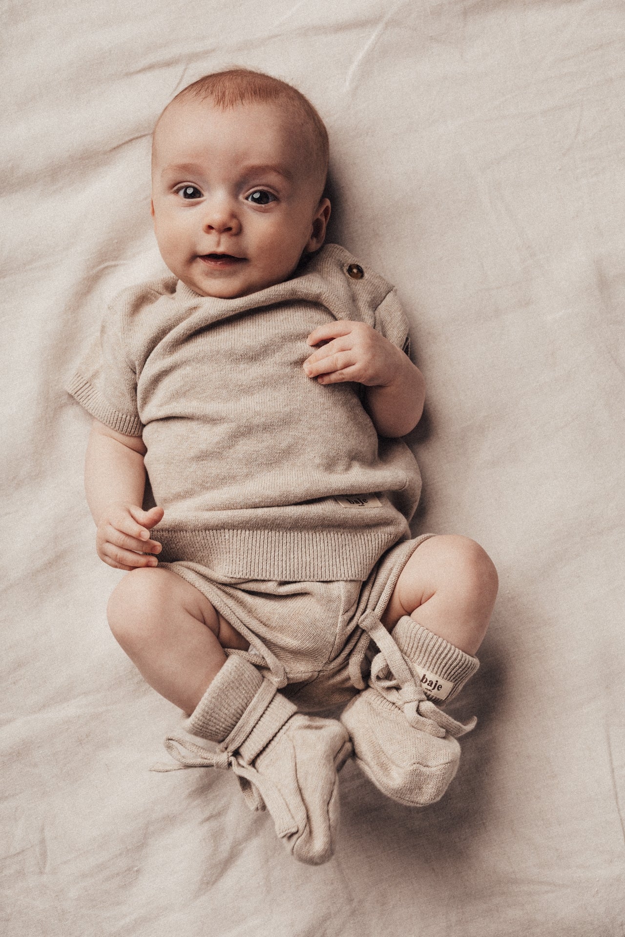 Baje Studio gebreide trui cruz korte mouwen en gebreide short newborn 