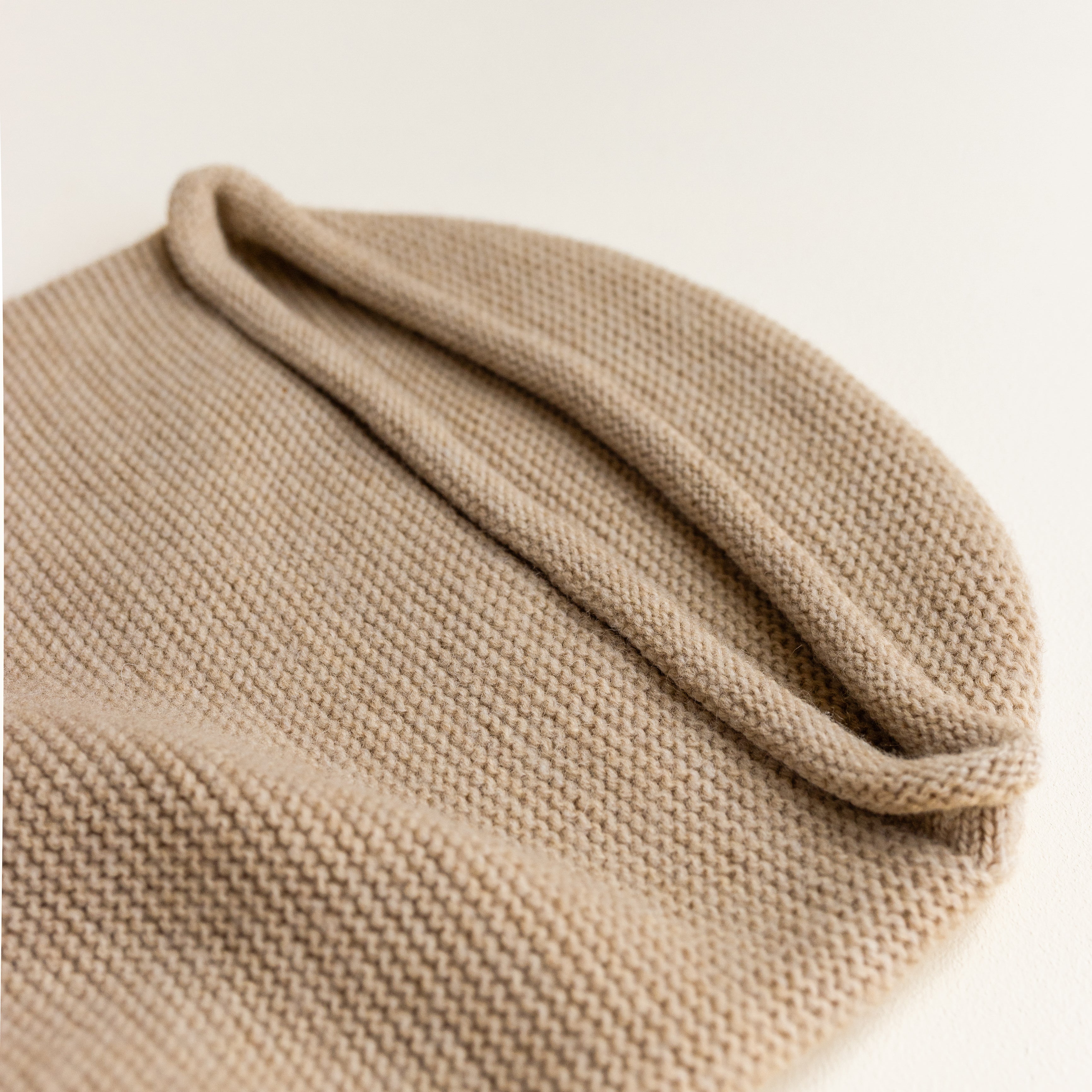 Hvid Cocoon sand bruin