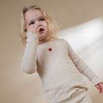 that's mine beige shirt met hartje