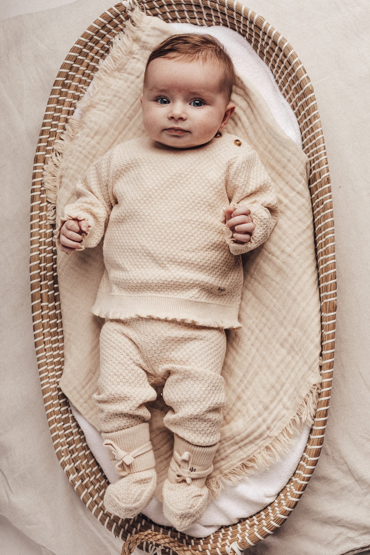baje studio gebreide lexy trui en izaia broek beige