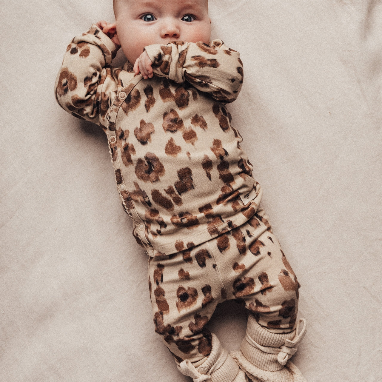 baje studio myren overslagshirt baby meisjes bloemen