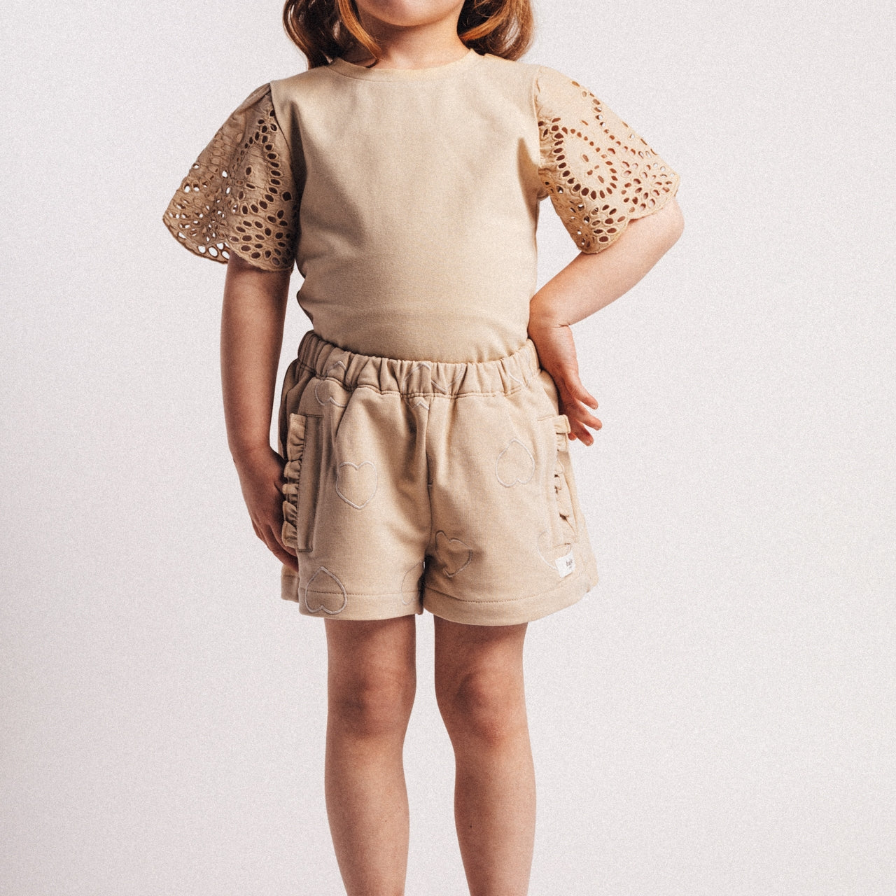 baje studio vay short hartjesprint meisjes beige 