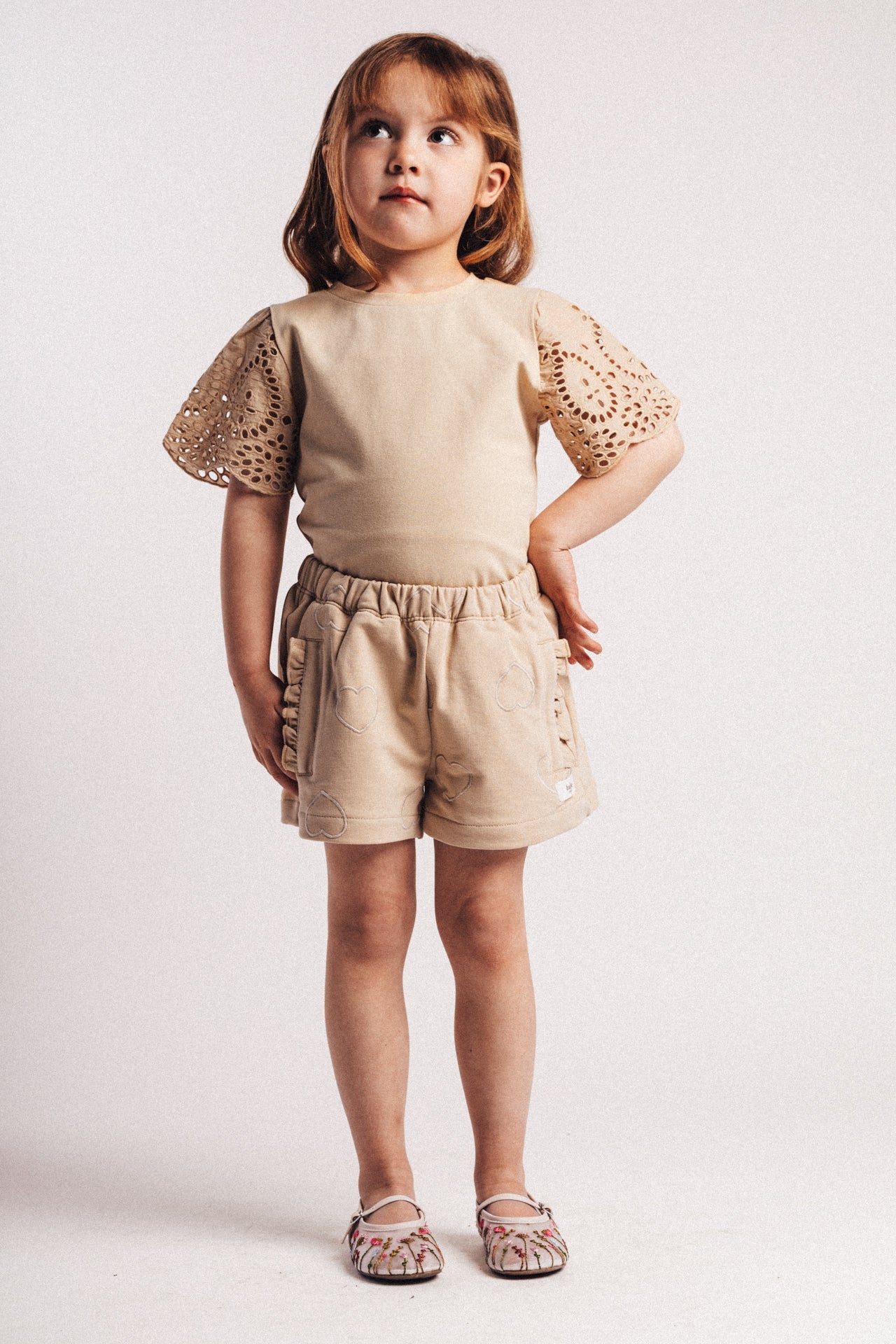 baje studio vay short hartjesprint meisjes beige 